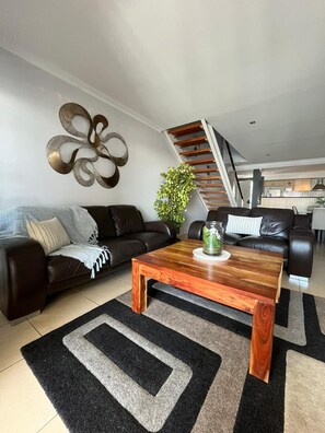 Smart TV, books -  Stylish 2 Bedroom, 2 bathroom apartment with beach views (Bunbury)