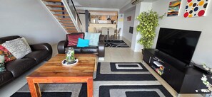 Smart TV, books -  Stylish 2 Bedroom, 2 bathroom apartment with water views (Bunbury)