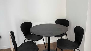 Apartment | Dining