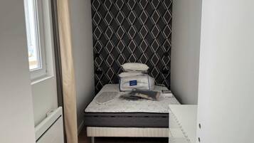 Apartment | 2 bedrooms, laptop workspace, iron/ironing board, bed sheets