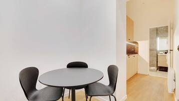 Apartment | Dining