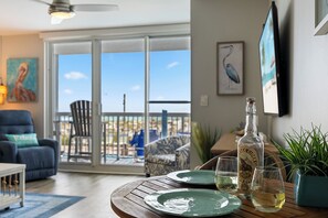 Smart TV, fireplace - NEW Listing! BEACH FRONT with Amazing Ocean & Pool Views! 1st floor easy access! (Destin)