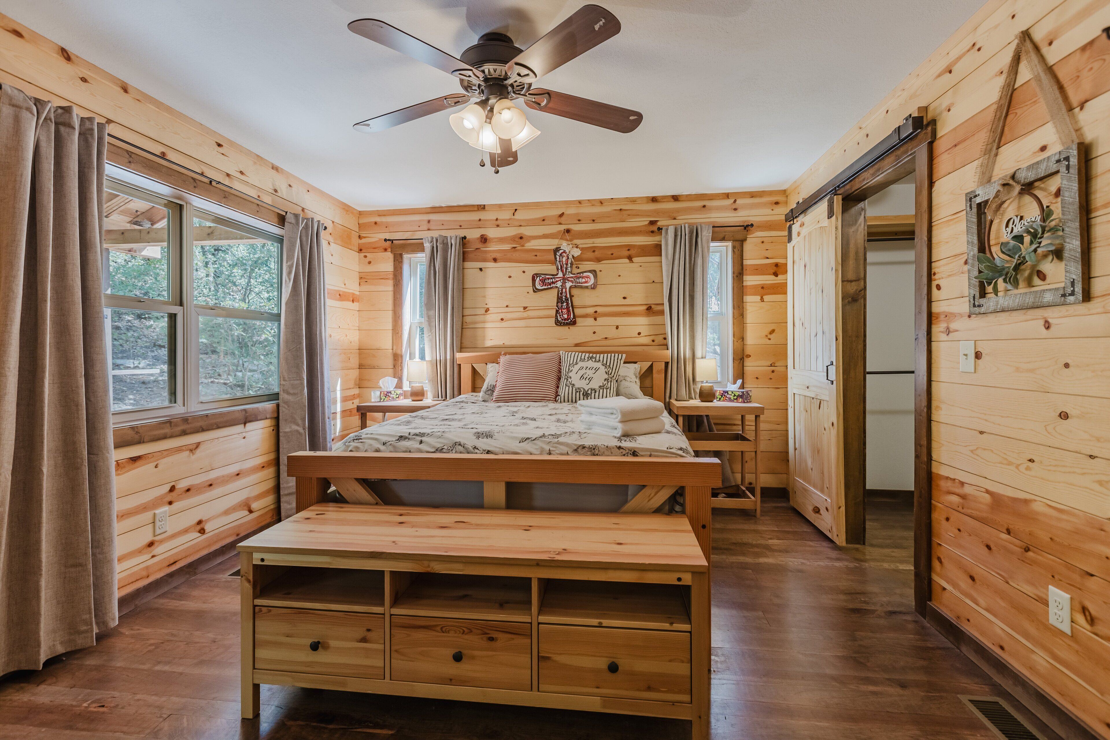 4 bedrooms, free WiFi, bed sheets