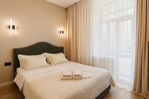 2 bedrooms, iron/ironing board, WiFi, bed sheets