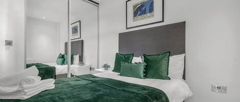 1 soverom, strykejern/-brett, wi-fi (inkludert) og sengetøy