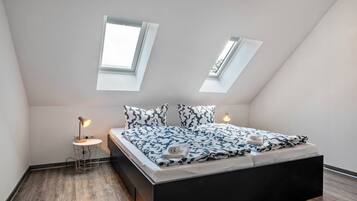 2 bedrooms, WiFi, bed sheets