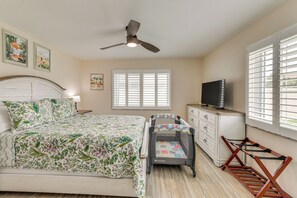 Interior - Private Pool w/ Canal Views: Apollo Beach Getaway (Apollo Beach)