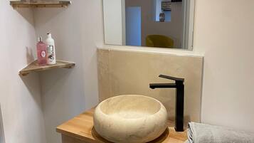 Toallas, papel higiénico