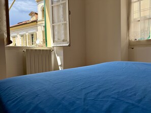 2 bedrooms, bed sheets