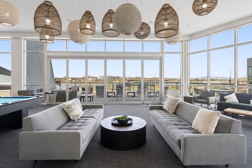 Luxury Tempe Stay 1BR w/ Patio, Gym & Business Center