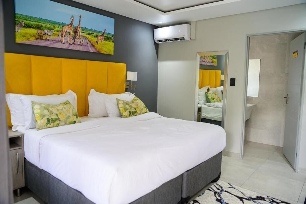 Tallelokero huoneessa, työpöytä