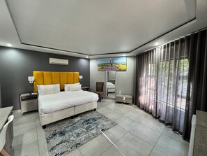 ตู้นิรภัยในห้องพัก, โต๊ะทำงาน, พื้นที่ทำงานแบบใช้แล็ปท็�อป, Wi-Fi ฟรี