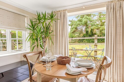 Mulberry Cottage - From 110 Per Night