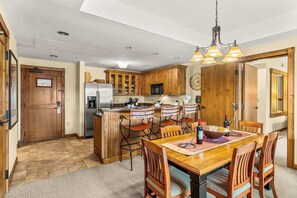Dining - 2 Bedroom, 3 Bath, Amazing view, Base Area Luxury (Crested Butte)