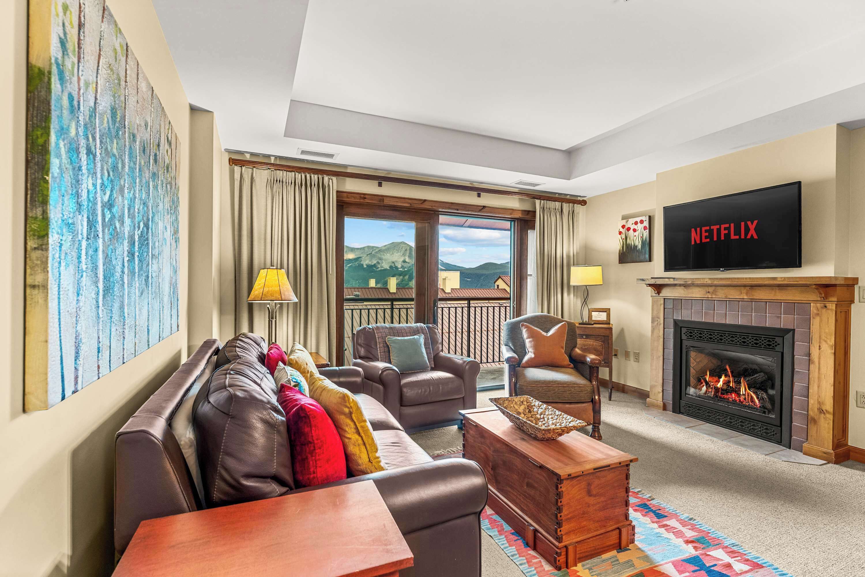 TV, fireplace, offices