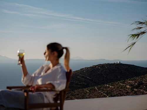 Folegandros Galano Hideaway - Moniasma SeaViews