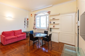 Apartment | Living area | 40-inch Smart TV with digital channels