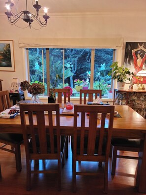 House, 5 Bedrooms, Balcony, Garden View | Dining room