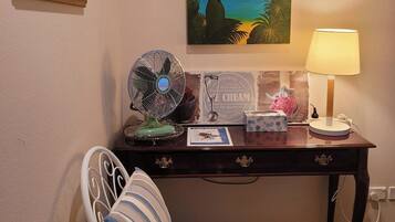 House, 5 Bedrooms, Balcony, Garden View | Ruang tamu