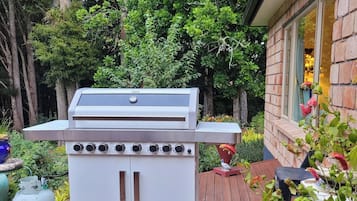 House, 5 Bedrooms, Balcony, Garden View | BBQ/picnic Area