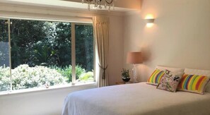 House, 5 Bedrooms, Balcony, Garden View