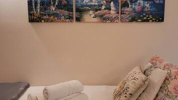 House, 5 Bedrooms, Balcony, Garden View