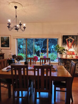 House, 5 Bedrooms, Balcony, Garden View | Dining room