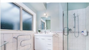House, 5 Bedrooms, Balcony, Garden View | Bathroom - Serene Whangarei Lifestyle Luxurious Modern Home With Trees and Garden Views (Glenbervie)
