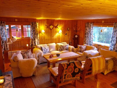 Magical west view in Sälen, 8 beds in 3 bedrooms in cozy spacious log cabin