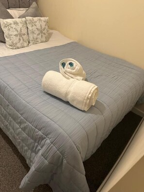 Apartment, 1 Bedroom, Accessible, Smoking - Legacys Guesthouse Close to Heaten Park (Manchester)