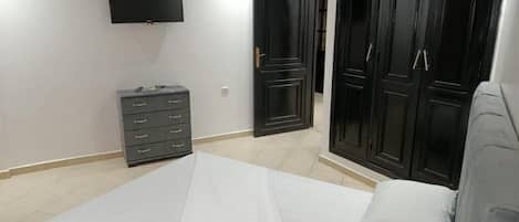 Individually decorated, individually furnished, laptop workspace