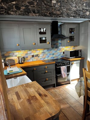 雪櫃、微波爐、焗爐、爐具