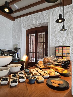 Daily buffet breakfast (EUR 18 per person)