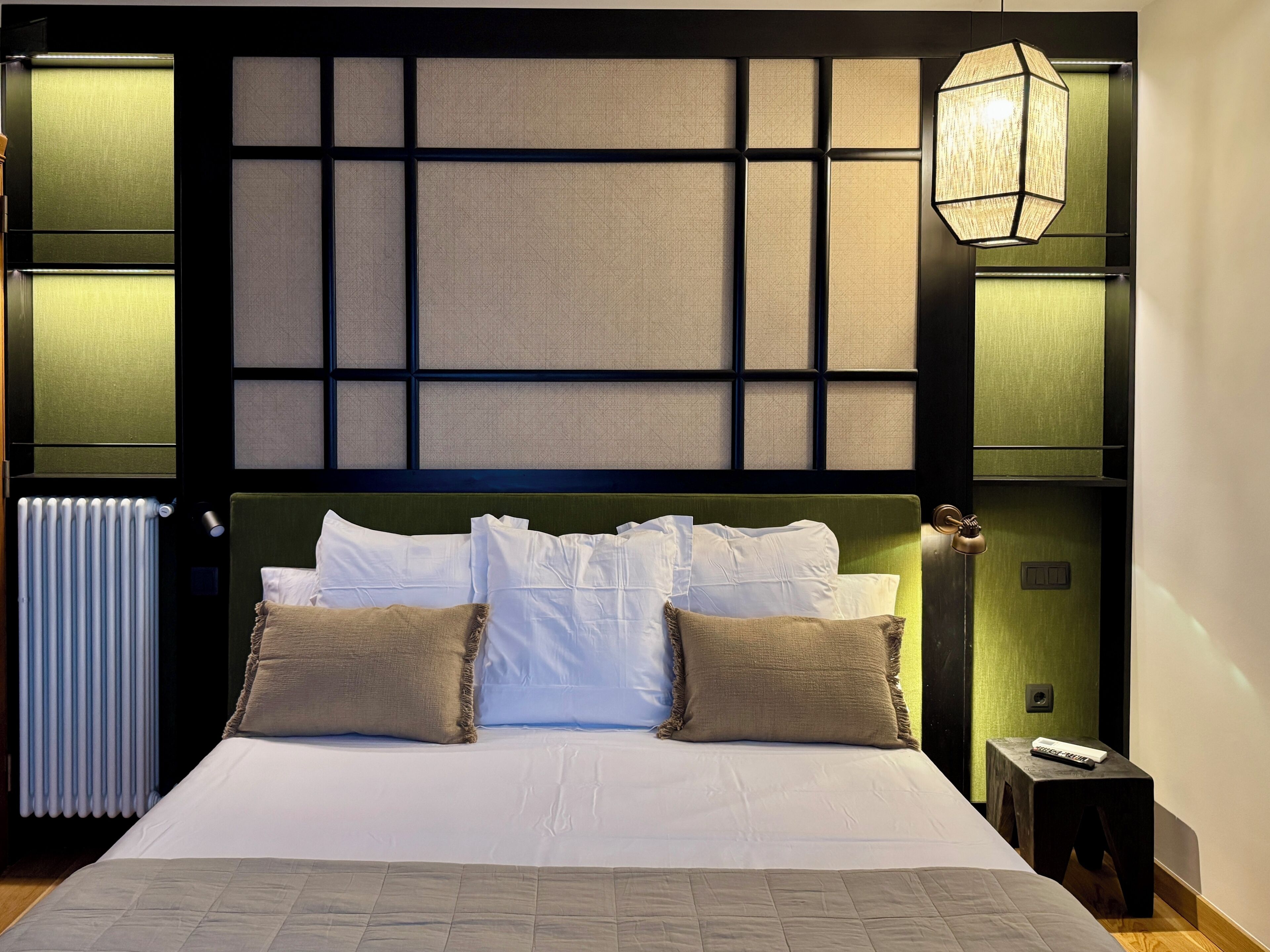 Deluxe Room | Egyptian cotton sheets, premium bedding, down comforters