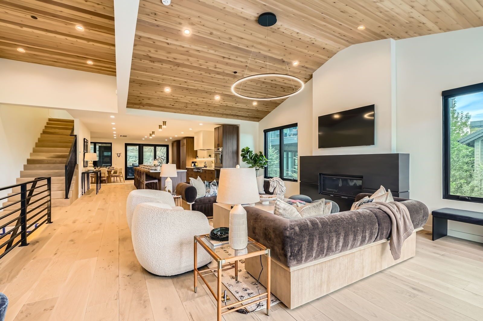 Huis, 4 slaapkamers | Woonruimte | Smart-tv