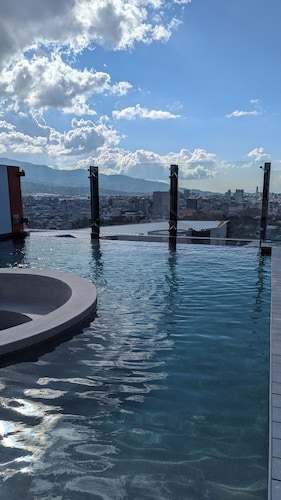 Modern Apartment in the gastronomic heart of Barrio Escalante + Pool, Gym