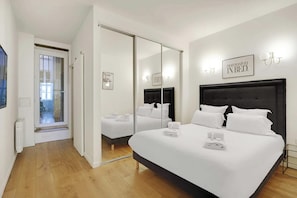 1 chambre, bureau, fer et planche à repasser, Wi-Fi gratuit