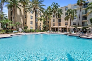 Piscine extérieure, piscine chauffée