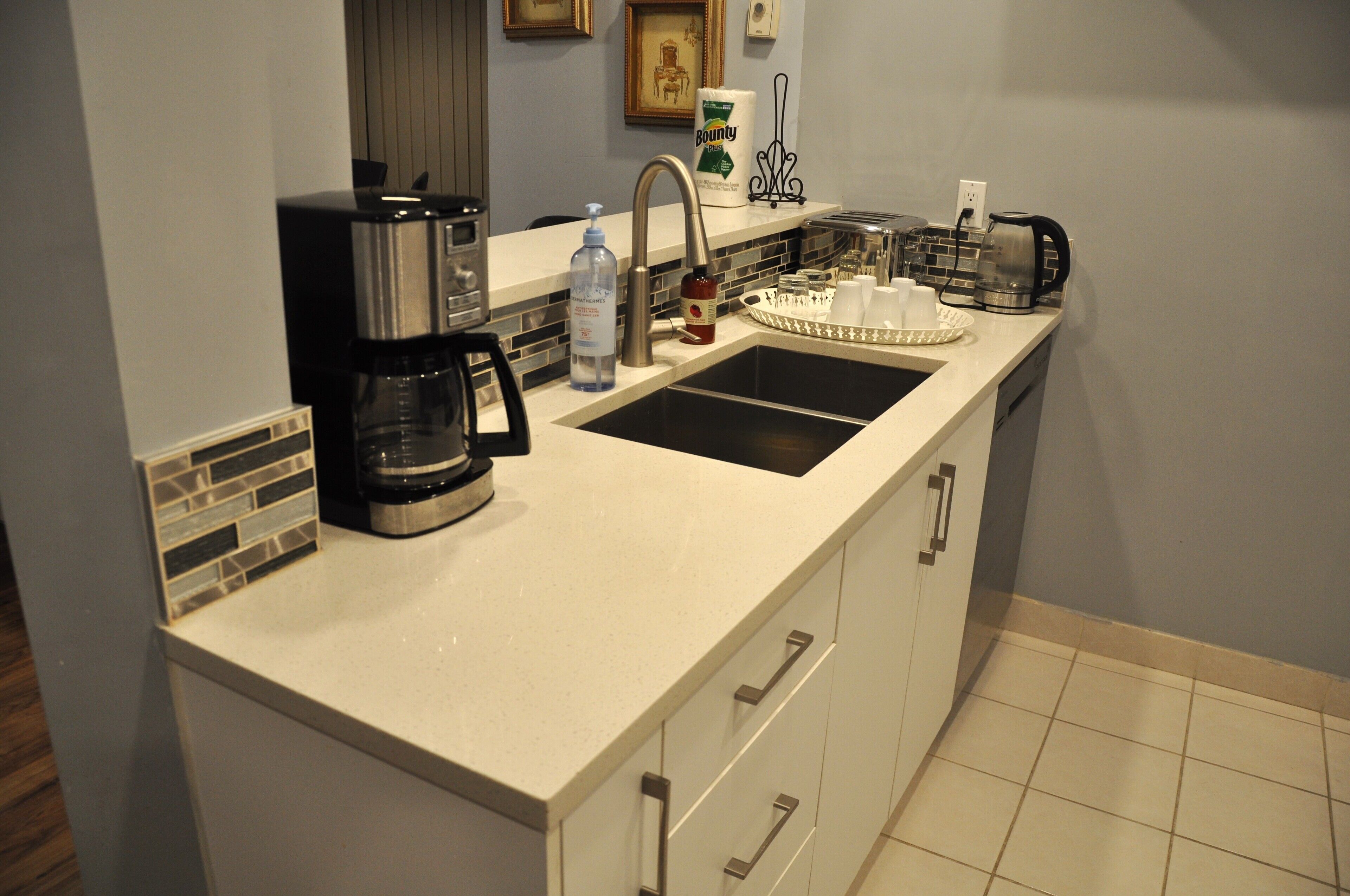 Microwave, stovetop, dishwasher