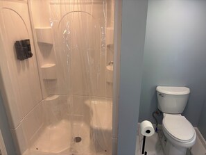 Shower, hair dryer, towels, soap - 3-bedroom house in charming Jamestown with easy access to boat ramp! (Jamestown)