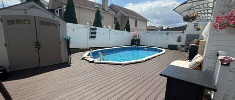 Outdoor pool, a heated pool