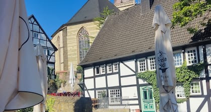 Small romantic house in the "Burgviertel" (old town)