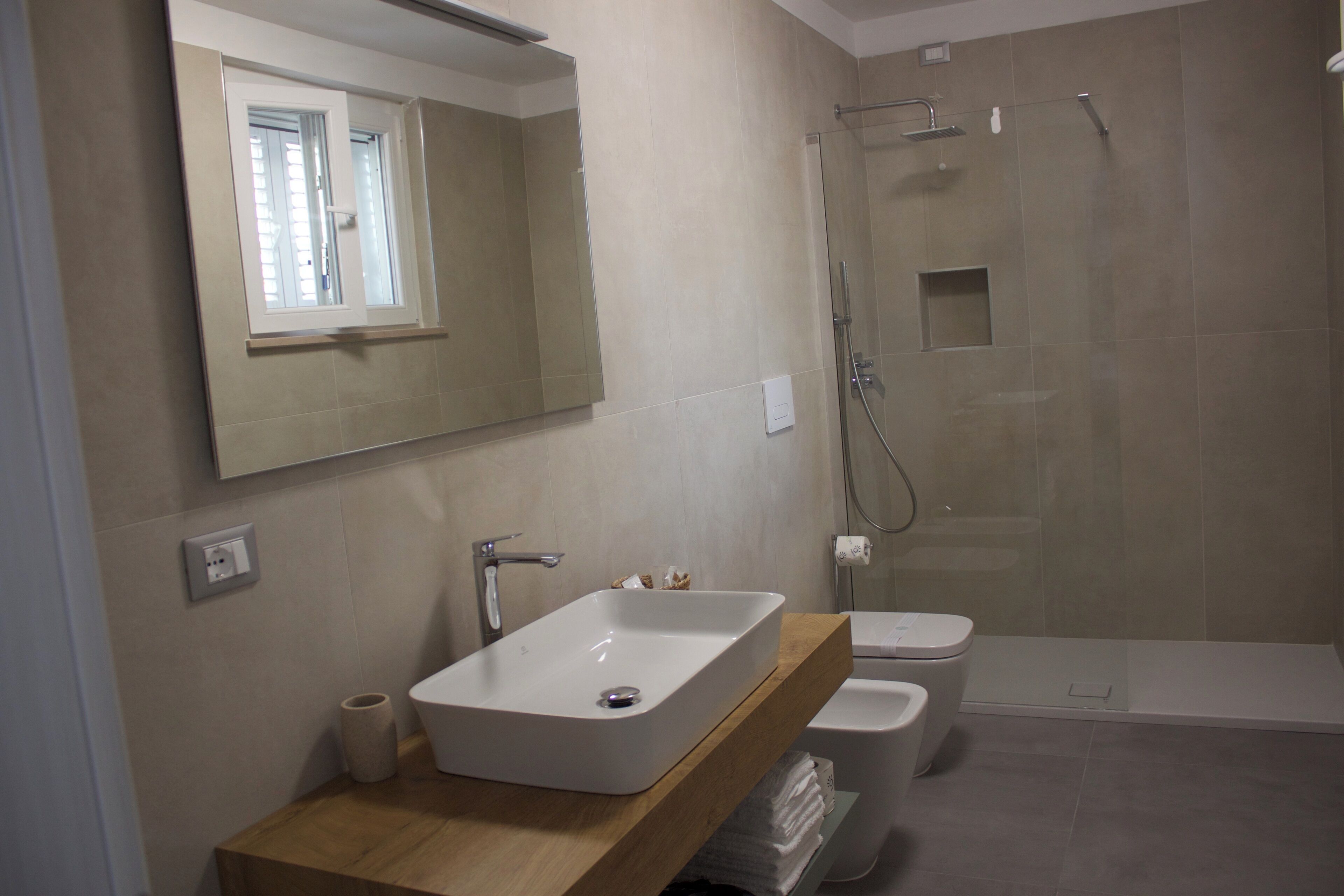 Quadrupla Comfort | Bagno | Doccia, asciugacapelli, asciugamani, sapone