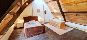 1 bedroom, bed sheets