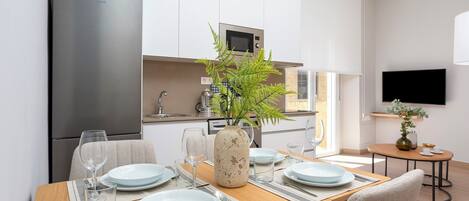 Appartement (2 Bedrooms) | Repas dans la chambre