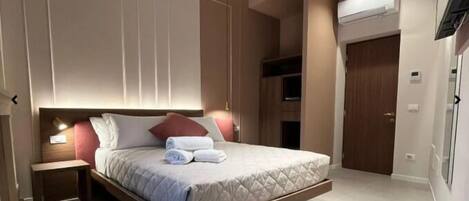 Phòng đôi Tiêu chuẩn | Két bảo mật tại phòng, bàn, khu vực làm việc phù hợp cho laptop