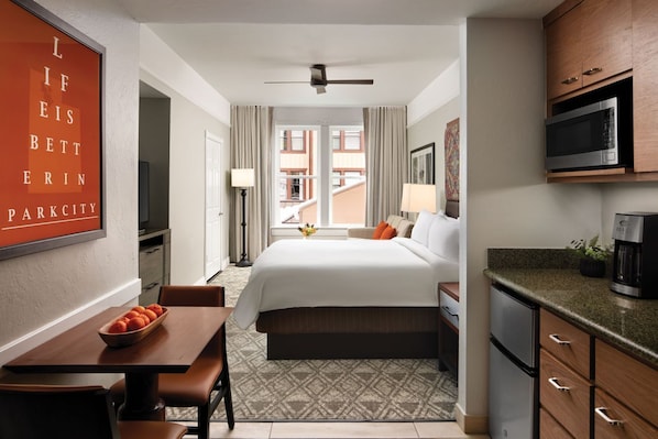 1 bedroom, in-room safe, iron/ironing board, free WiFi - Hit the Slopes from a Premium Park City resort! King beds, indoor/outdoor pool! (Park City)