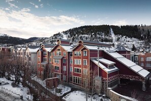 Exterior - Hit the Slopes from a Premium Park City resort! King beds, indoor/outdoor pool! (Park City)