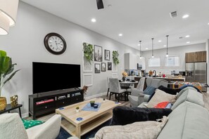 Smart-tv, bordfodbold, bøger
