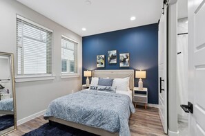 2 bedrooms, desk, iron/ironing board, travel cot